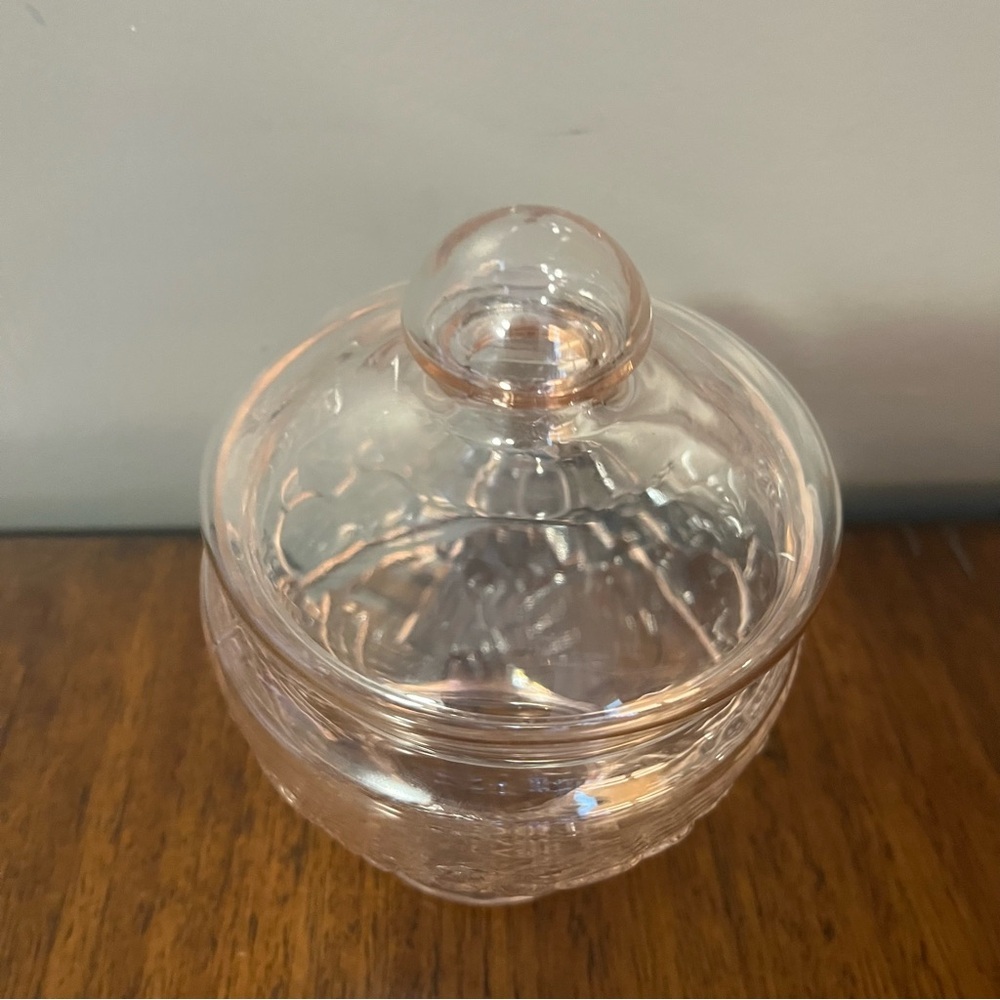 vintage Studio Nova pink glass candy dish with a lid. - Picture 5 of 11